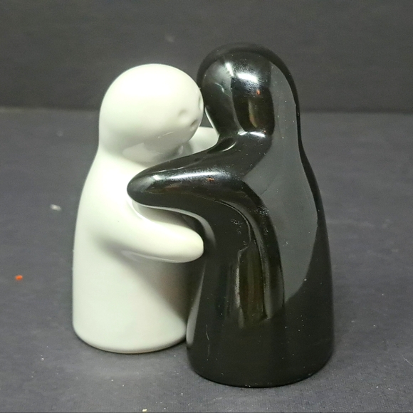Hugging Ghost Black And White Salt And Pepper Shakers - Picture 2 of 6